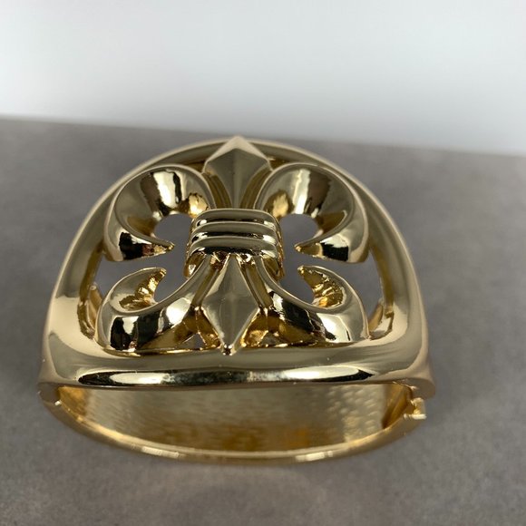 NEW Fleur De Lis Bangle in Gold Tone - Picture 3 of 6